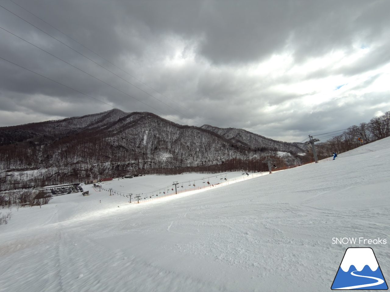 桂沢国設スキー場｜非情なほどに待ってくれない今冬の雪解け...。まだ少しだけ冬の気配が残る